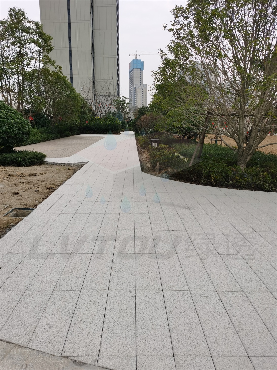 停車場陶瓷透水磚的環保新選擇