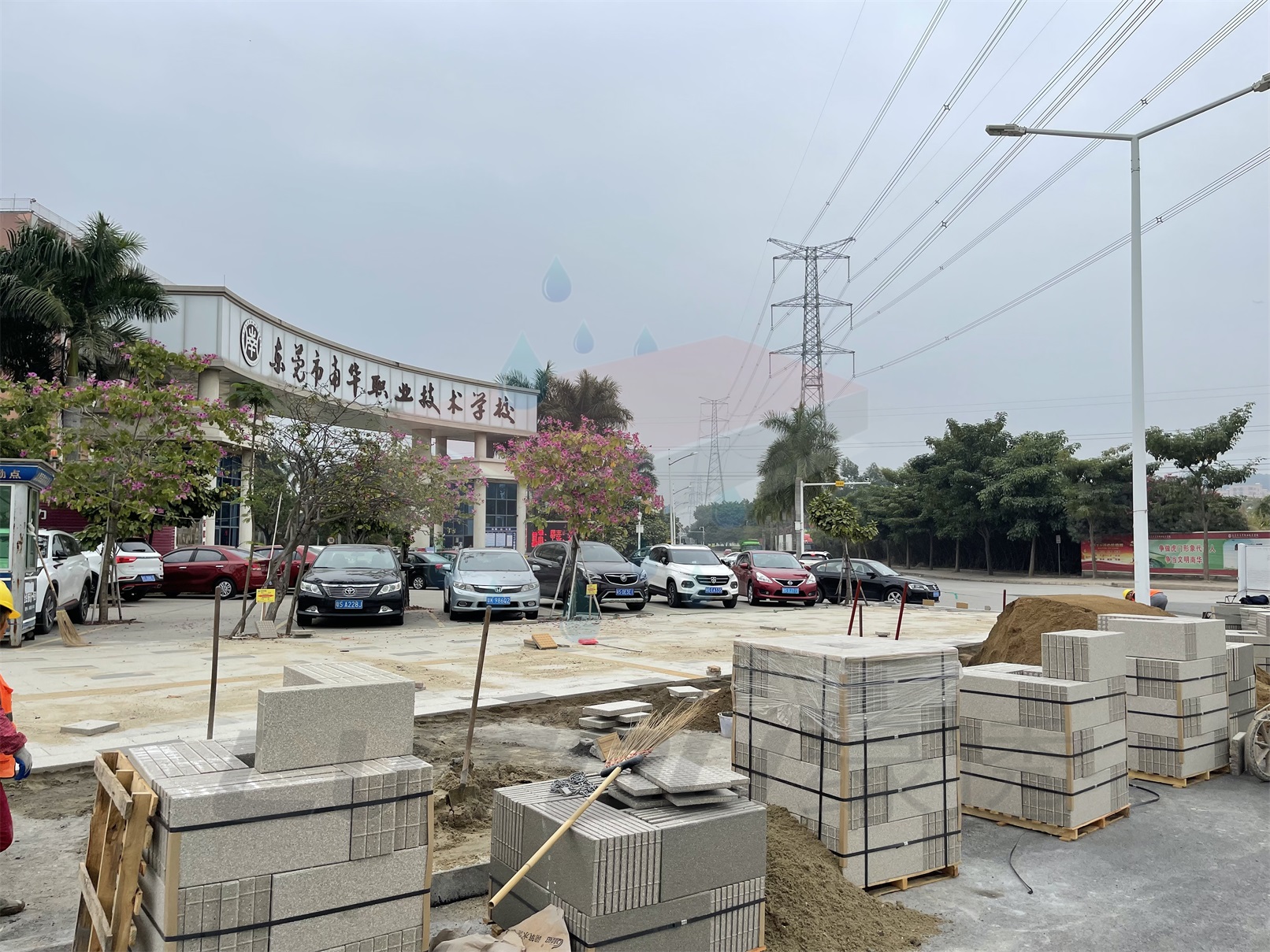 停車場陶瓷透水磚助力可持續城市建設